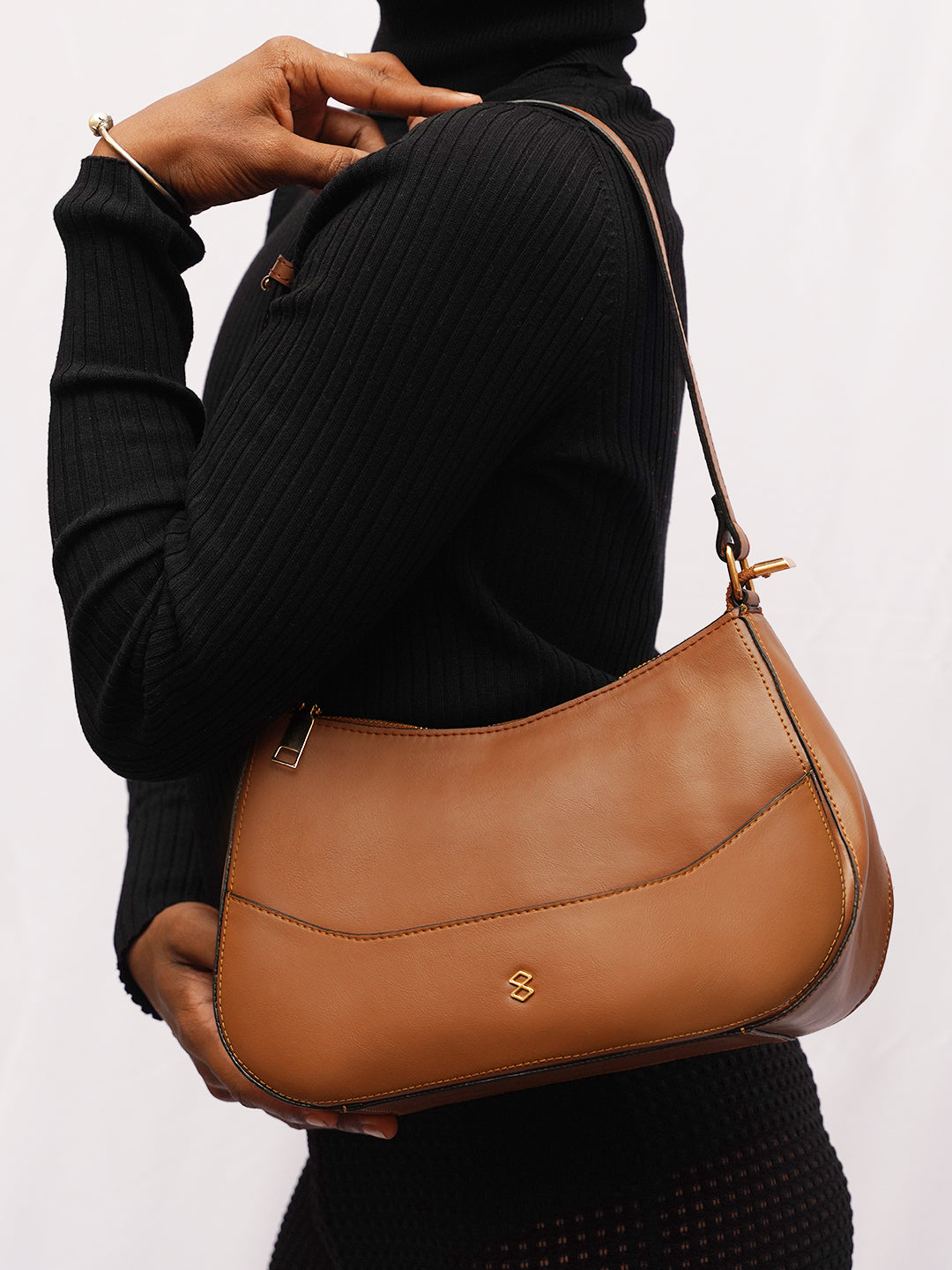 HORRA CASUAL TAN SHOULDER BAG WITH ADJUSTABLE STRAP